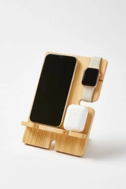 Typo Collapsible Tech Hub