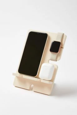 Typo Collapsible Tech Hub