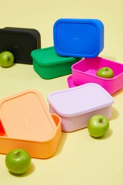 Typo Fill Me Up Silicone Container 1.3L -Cotton On Shop 1685008 02 3 scaled